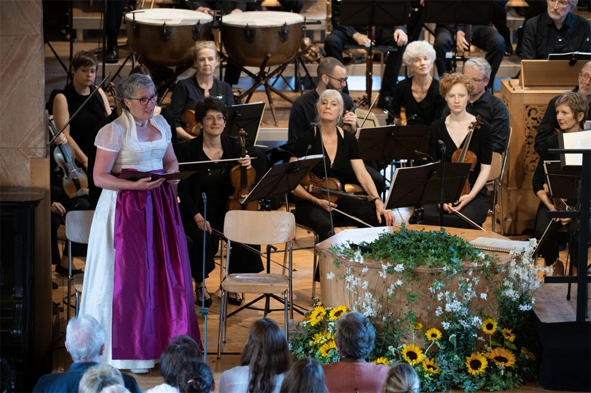 Grusswort von Pfarrerin Marianne Kellenberger beim Eröffnungskonzert Gstaad Menu...