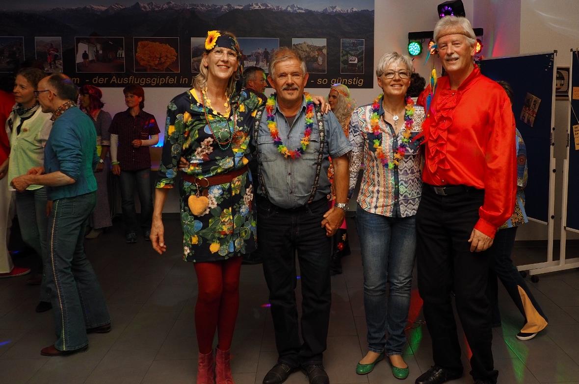 Gudrun Kofler, Verwaltungsratsrpräsident Ueli von Niederhäusern, seine Frau und ...