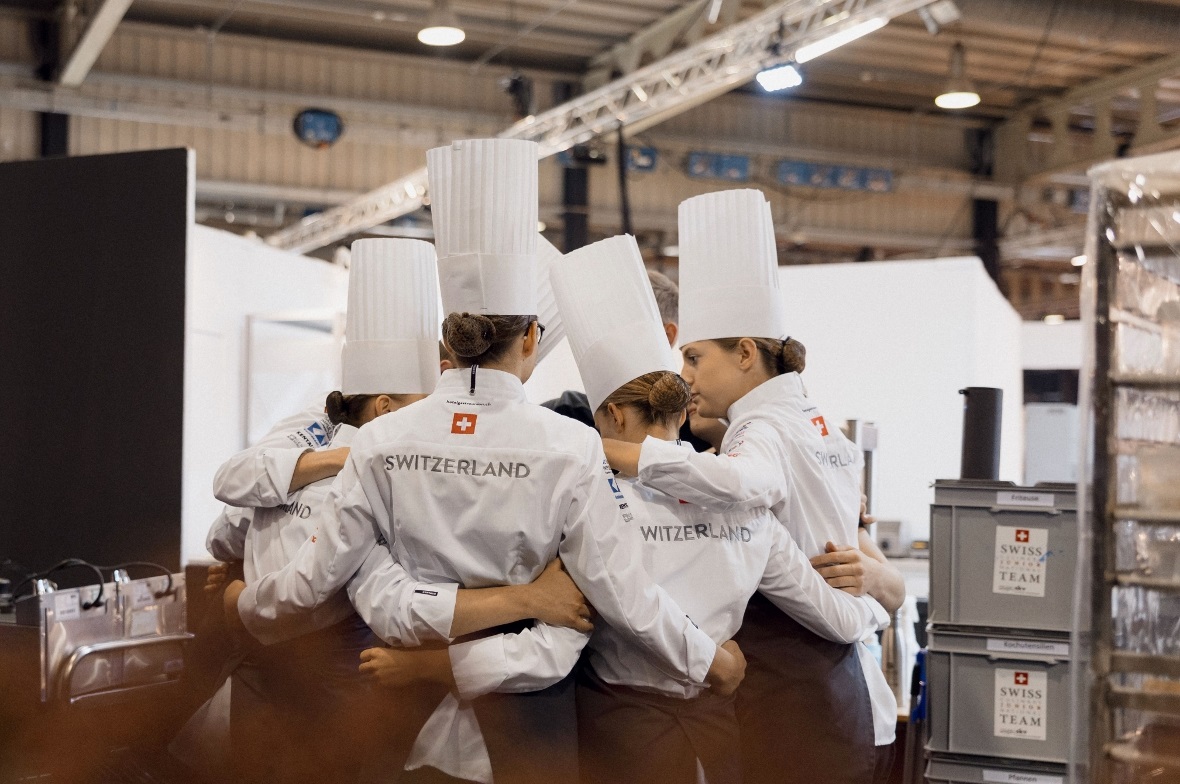 «Wir wollten uns mit vielen Details nach vorn kochen» Gut kochen können viele – doch wer sich unter den Besten durchsetzen will, der braucht auch ein gutes Team mit starkem Zusammenhalt – und das war bei den Koch-Junioren offensichtlich der Fall.