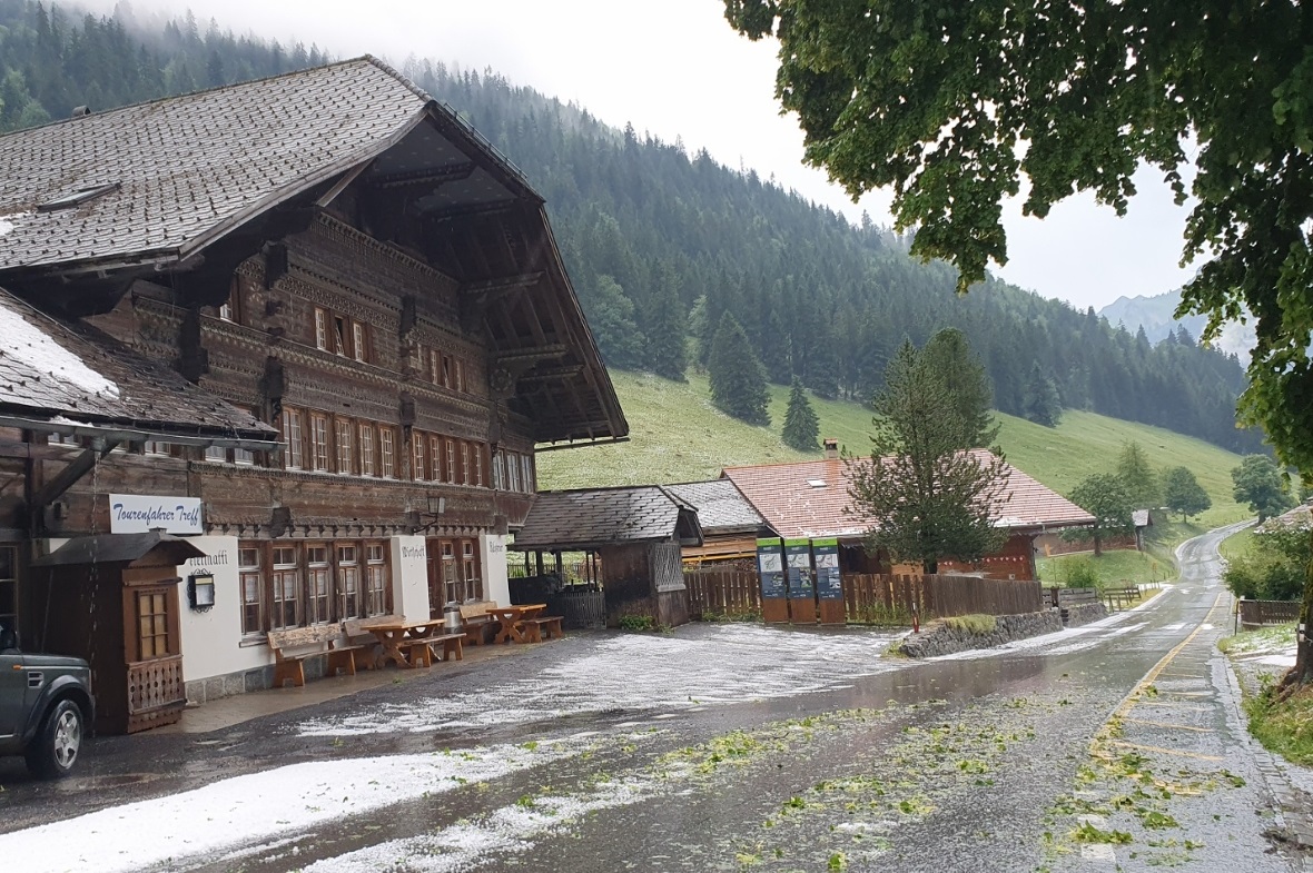 Hagel in Schwenden/Winteregg im Diemtigtal.