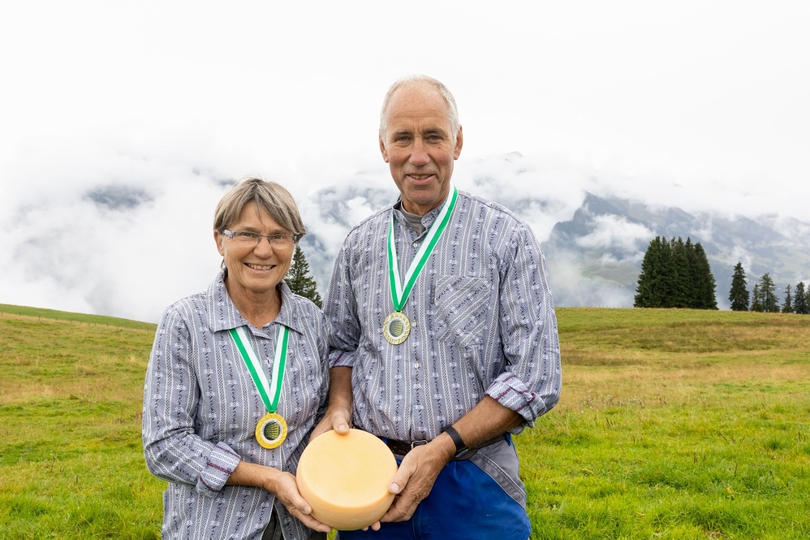 Hanni und Hansueli Reber von der Alp Ober-Heiti ob Erlenbach im Simmental. Die b...