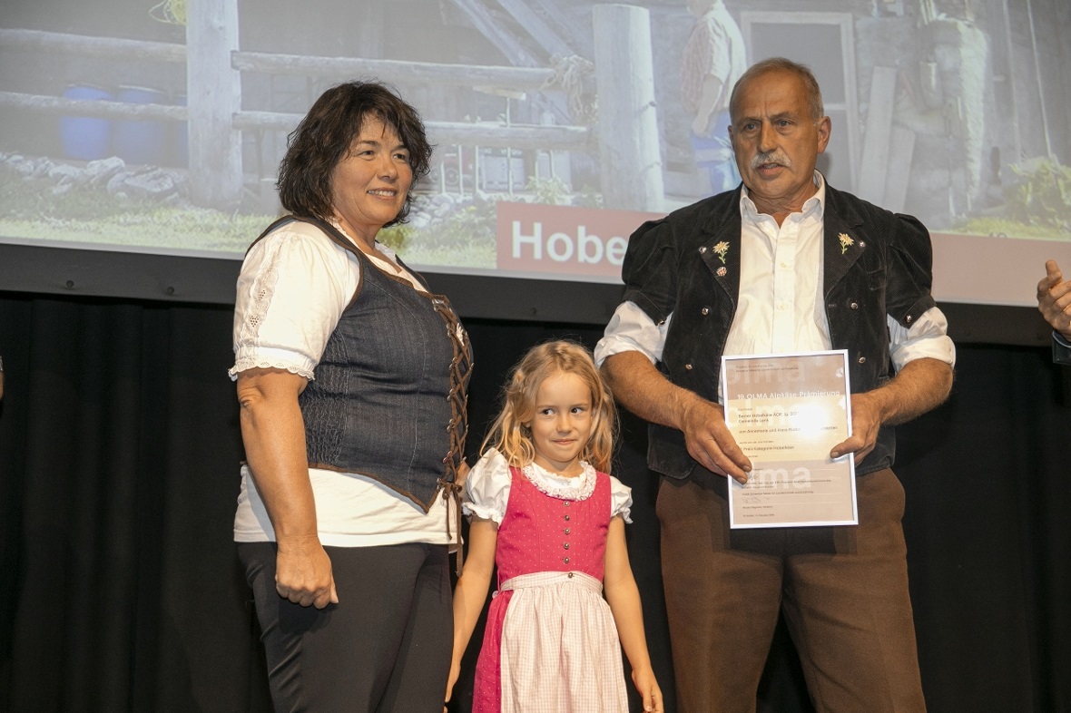 Hans-Rudolf und Annemarie Bühler mit Jana von der Alp Ritz freuten sich über den...