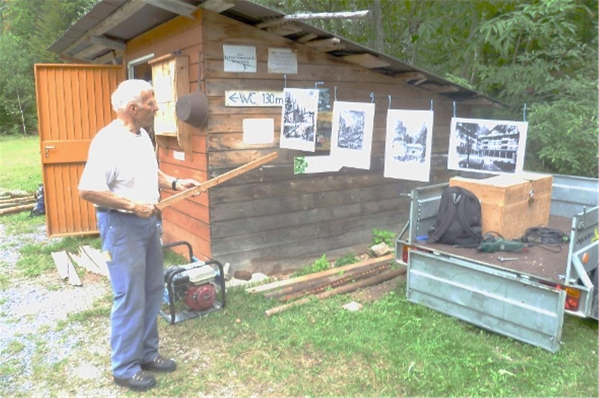Hansruedi Aegerter orientiert über die wechselvolle Geschichte des Weissenburg-Bades.