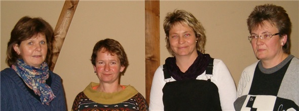 Heidi Matti, neues Mitglied der Begleitkommission zum Rechnungsprüfungsorgan, Gertrud Gobeli, neue Gemeindrätin, Monika D’Incau, abtretende Gemeinderätin, Daniela Feuz, neues Mitglied der Schulkommission.