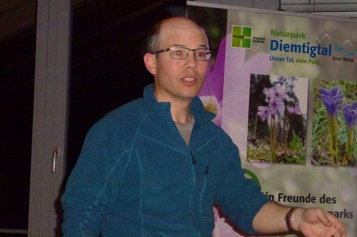 Heinz Lerch sucht Helfende zur Inventarisierung des für die Biovielfalt im Tal wichtigen Bergahorns.