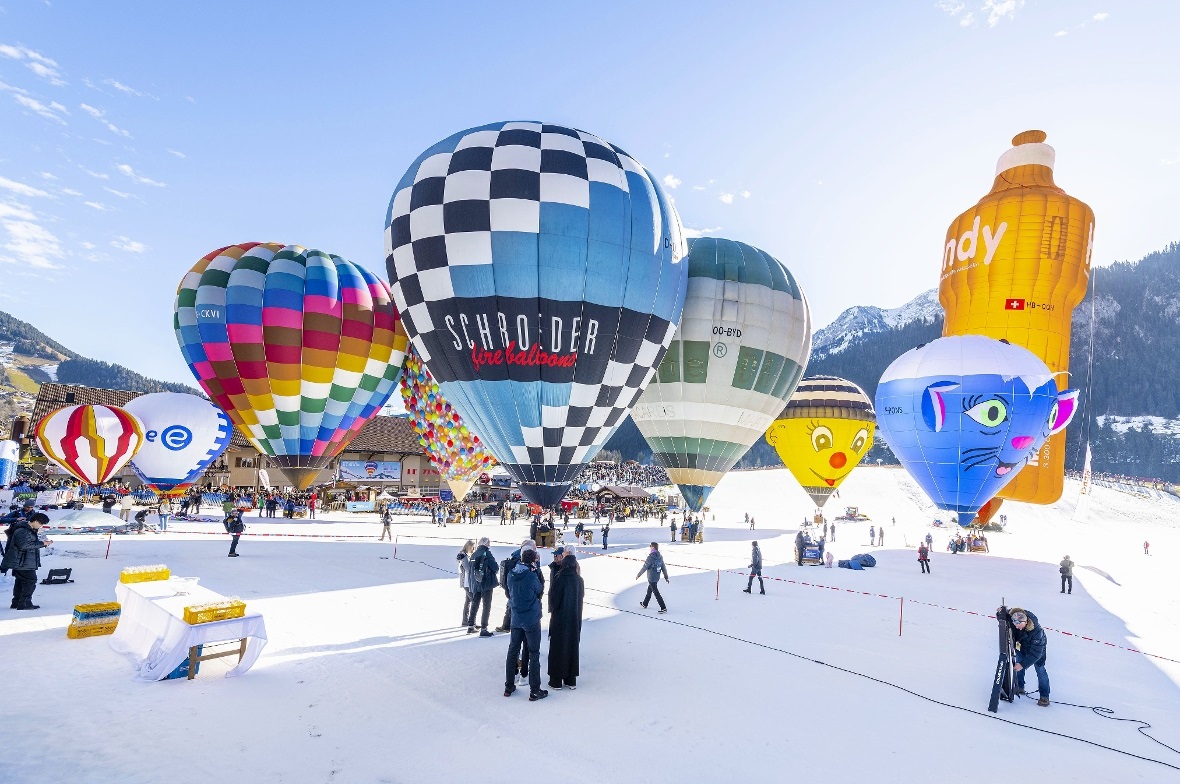 Heissluftballone in verschiedensten Grössen und Farben waren beim Ballon-Festival zu sehen.