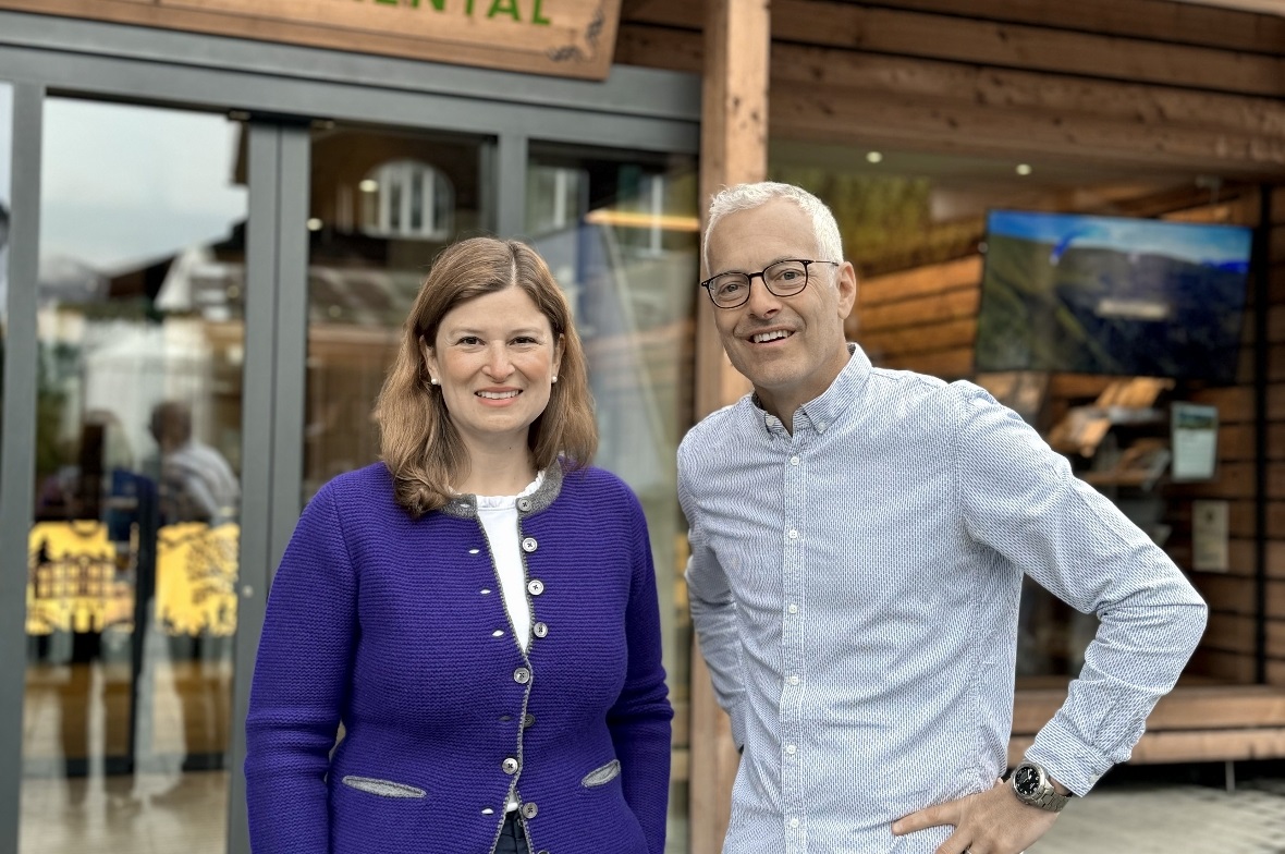 Neue Geschäftsführung bei Lenk-Simmental Tourismus Helena Galanakis folgt auf Albert Kruker als Geschäftsführerin von Lenk-Simmental Tourismus.