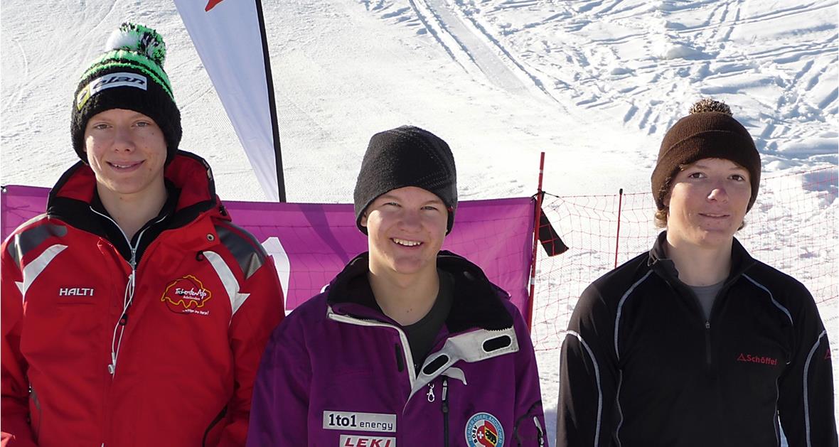 Die Schnellsten des Grund-Slaloms kamen aus Eggiwil und Habkern Herren Junioren 1: v.l. 2. Pascal Schranz, Adelboden; 1. Benjamin Schenk, Lauenen; 3. Mike Ledermann, Eggiwil.