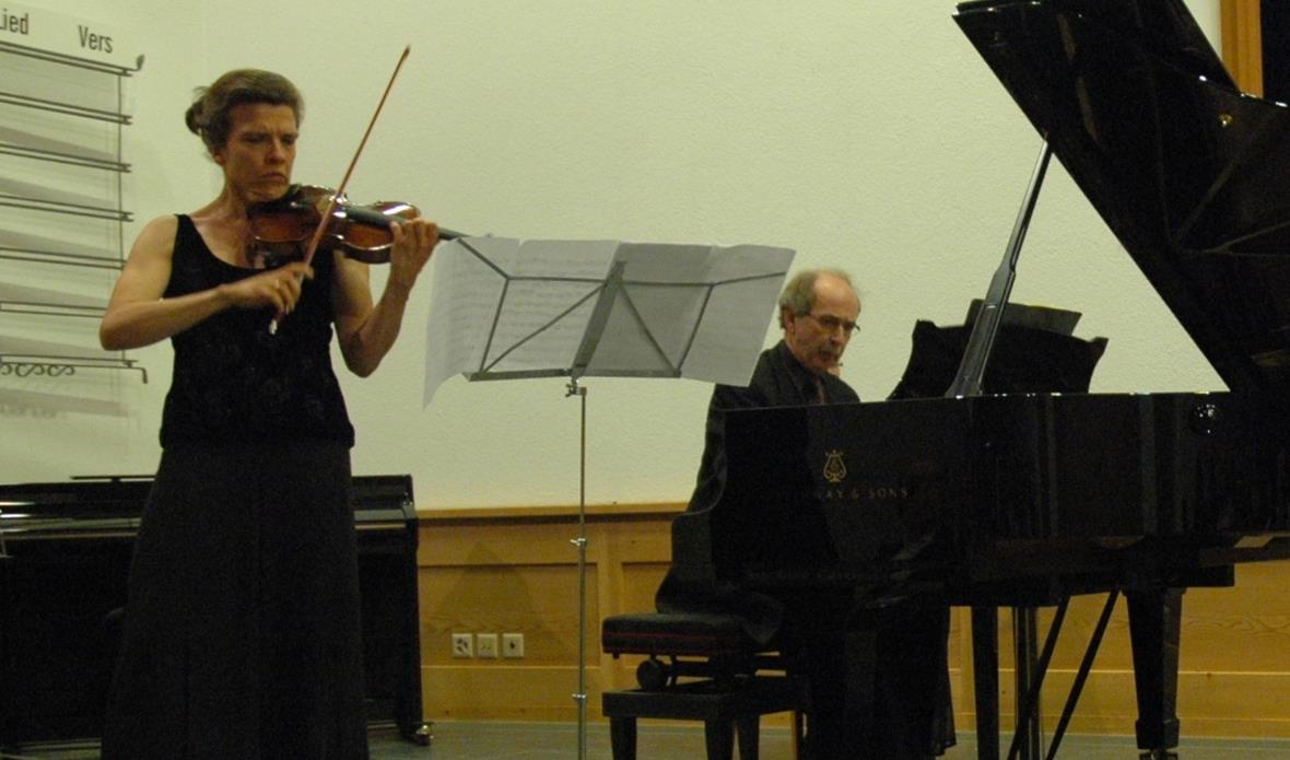 Hervorragendes Zusammenspiel von Violine und Klavier.