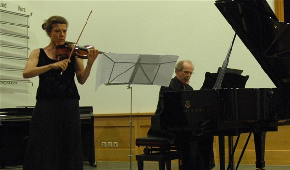 Hervorragendes Zusammenspiel von Violine und Klavier.