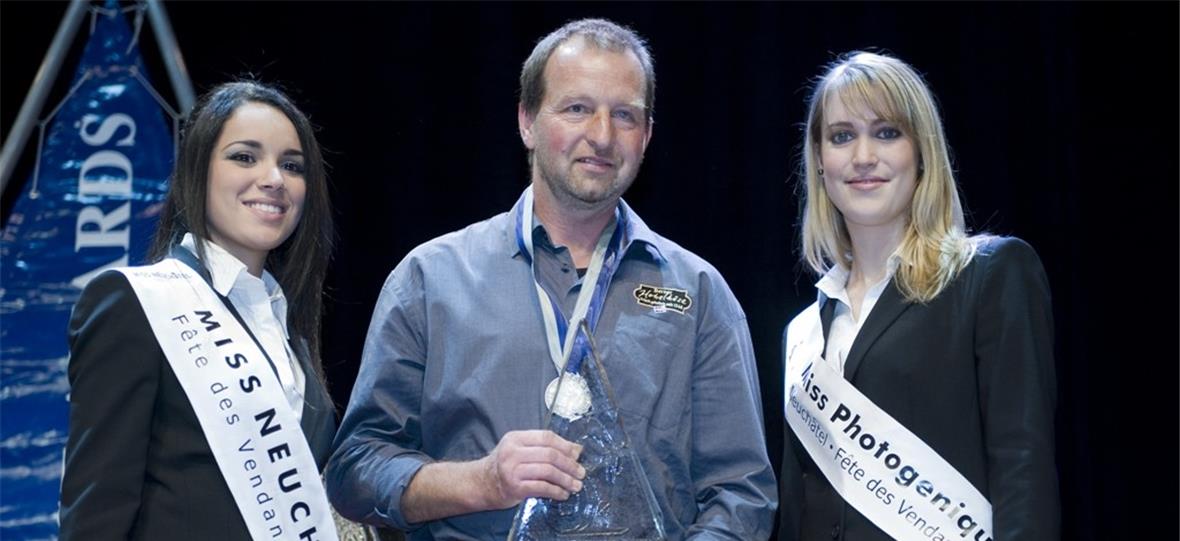 Herzliche Gratulation Ueli und Hedi Tritten für den Swiss Cheese Award. Der Käsekristall für den AOC Berner Alpkäse Langermatte und Chäli ist beste Werbung für die Lenk und die Berglandwirtschaft!