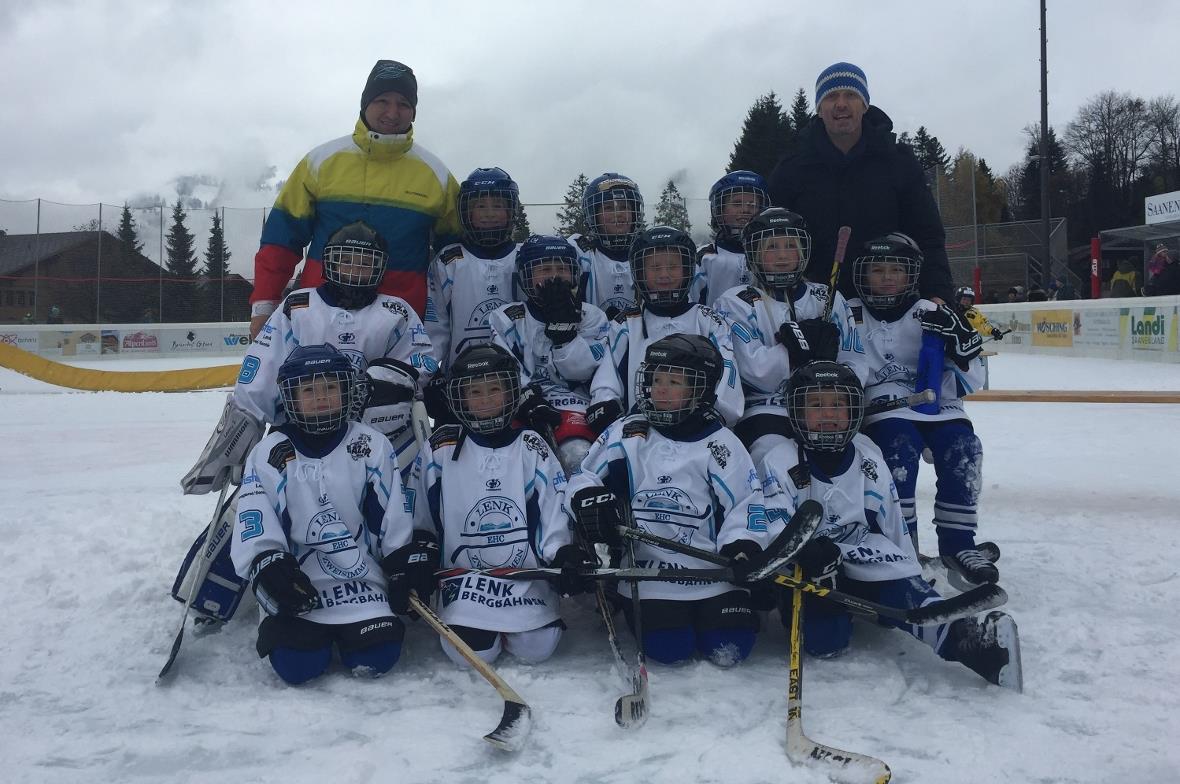Hinten: Stefan Wampfler, Pascal Kopp, Vincens Zeller, Timo Schuhmann, Christoph Zingg. Mitte: Lenny Zingg, Simon Wampfler, Remo Wehren, Jana Wehren, Thierry Zeller. Vorne: Janis Lüthi, Fabio Rhyn, Andri Beetschen, Nick Wehren.