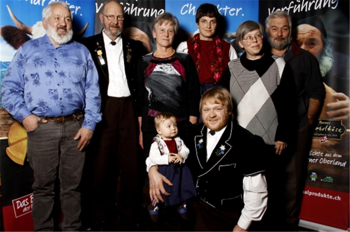 Hintere Reihe: Albert Feuz Unterseen (Alp Innerer Innerberg), Fritz u. Annamarie...