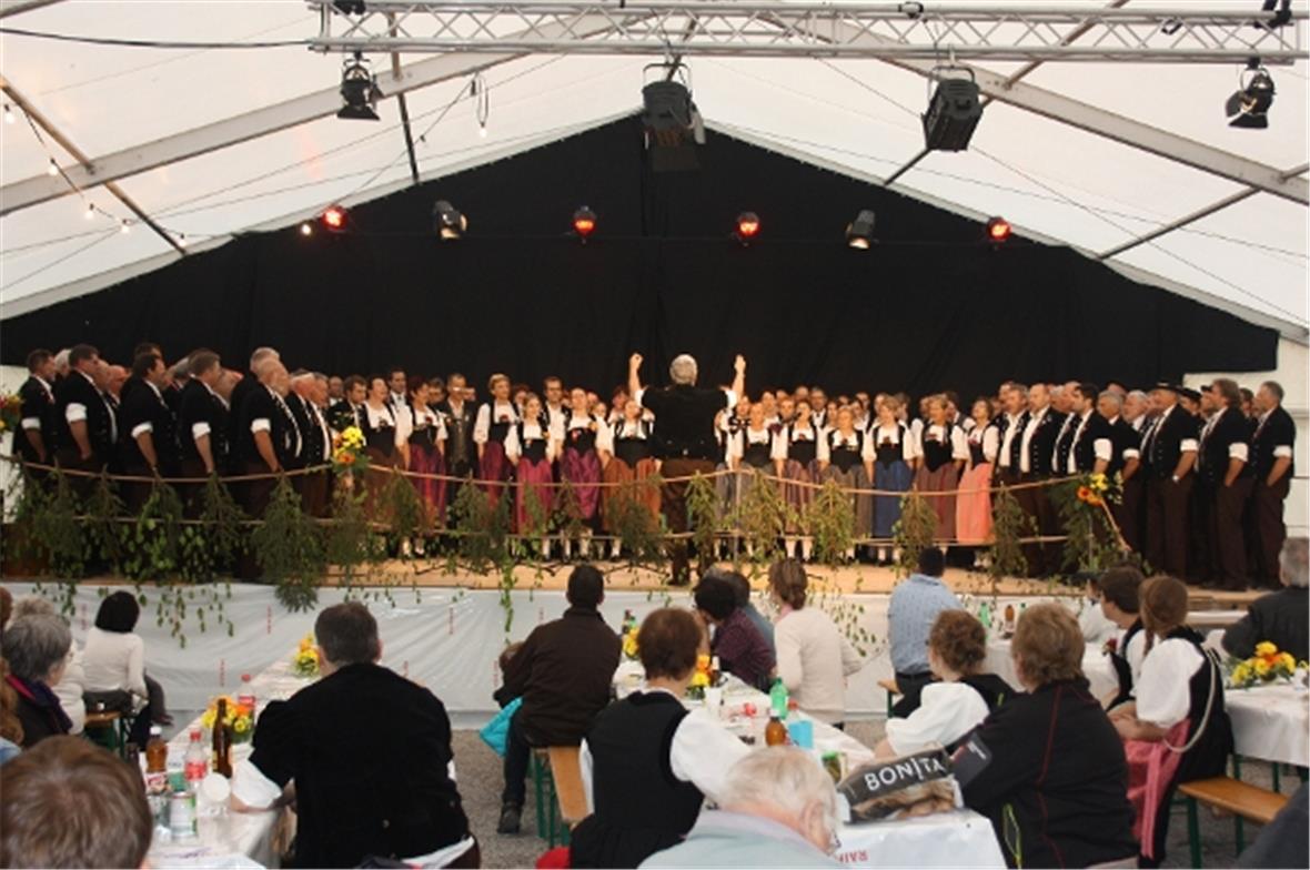 Höhepunkt des Nachmittages, Auftritt des Gesamtchors.