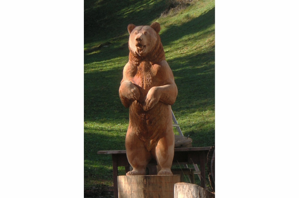 Holzskulpturen von Pascal Baur