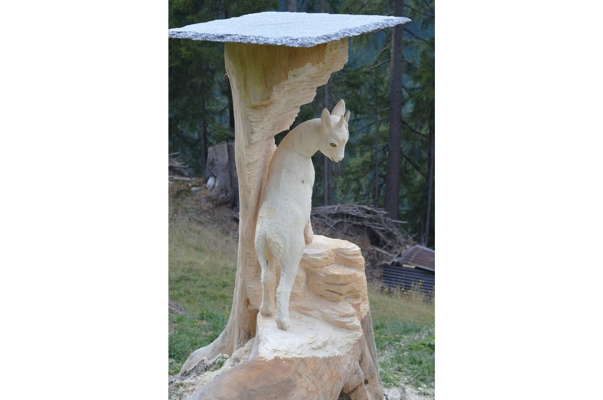 Holzskulpturen von Pascal Baur