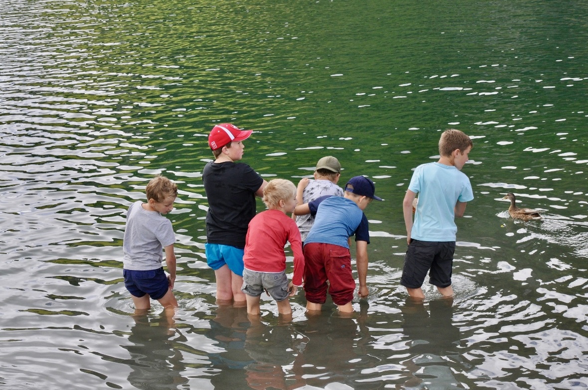 Hosenbeine hochkrempeln und ab ins kühle Nass!
