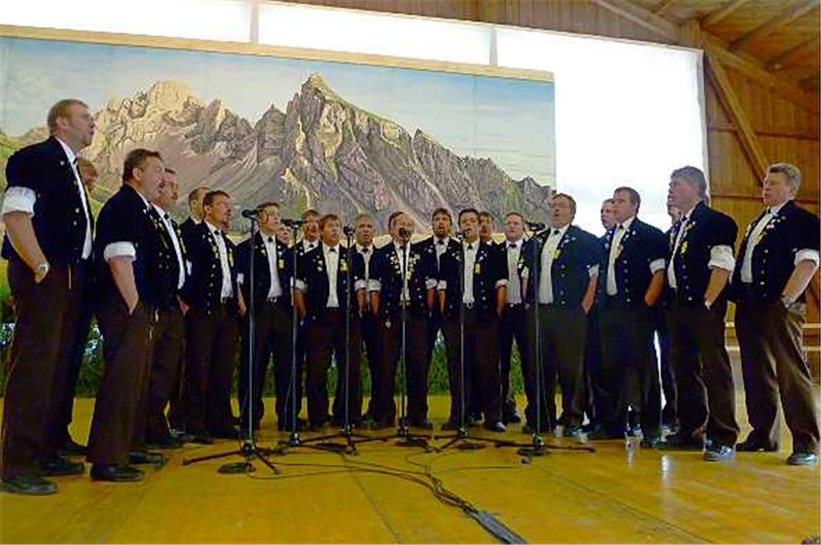 Hühnerhaut kriegte man beim Zuhören des wunderbaren Liedes «Im Läbe het...», vor...