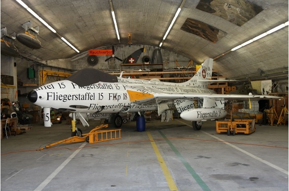 Hunter im Wartungshangar.