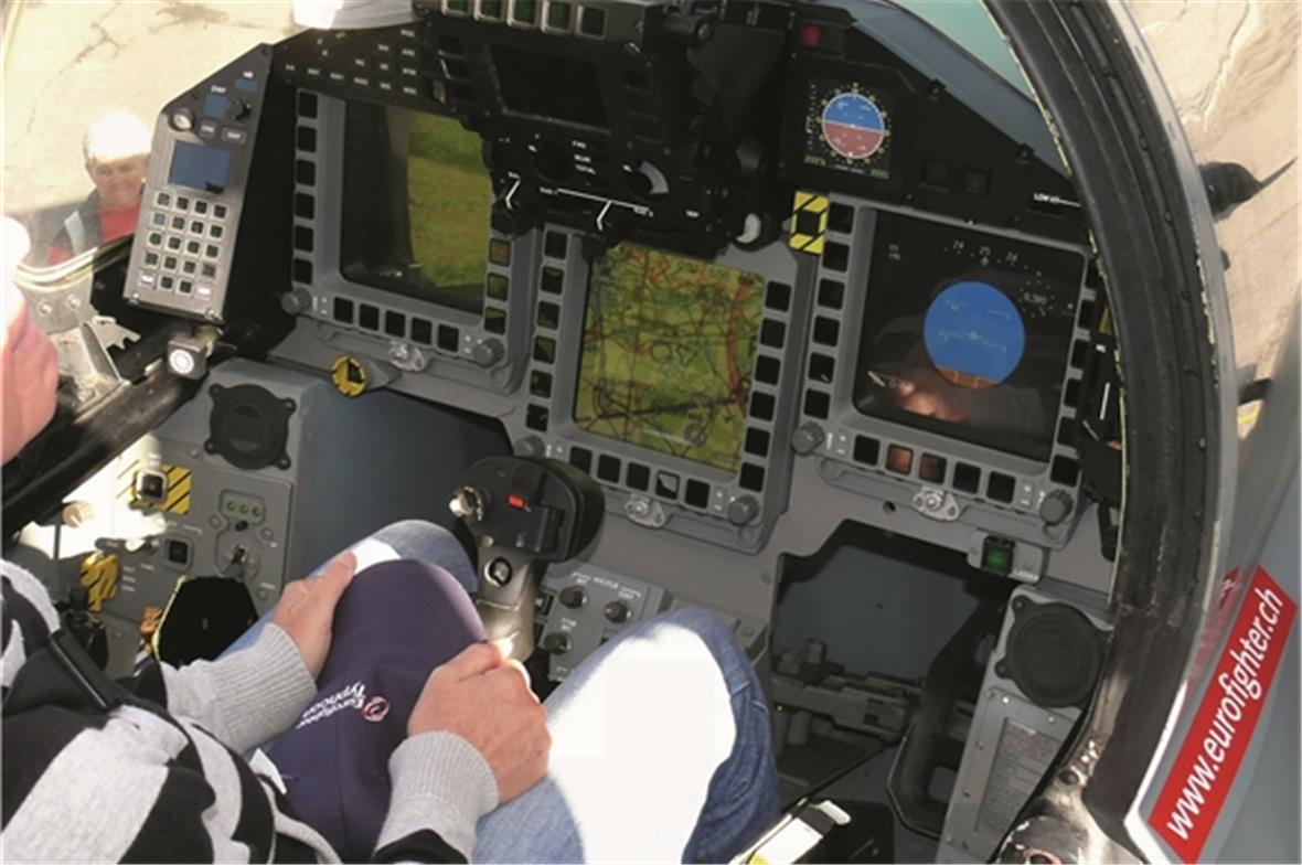 Im Cockpit des Eurofighters.