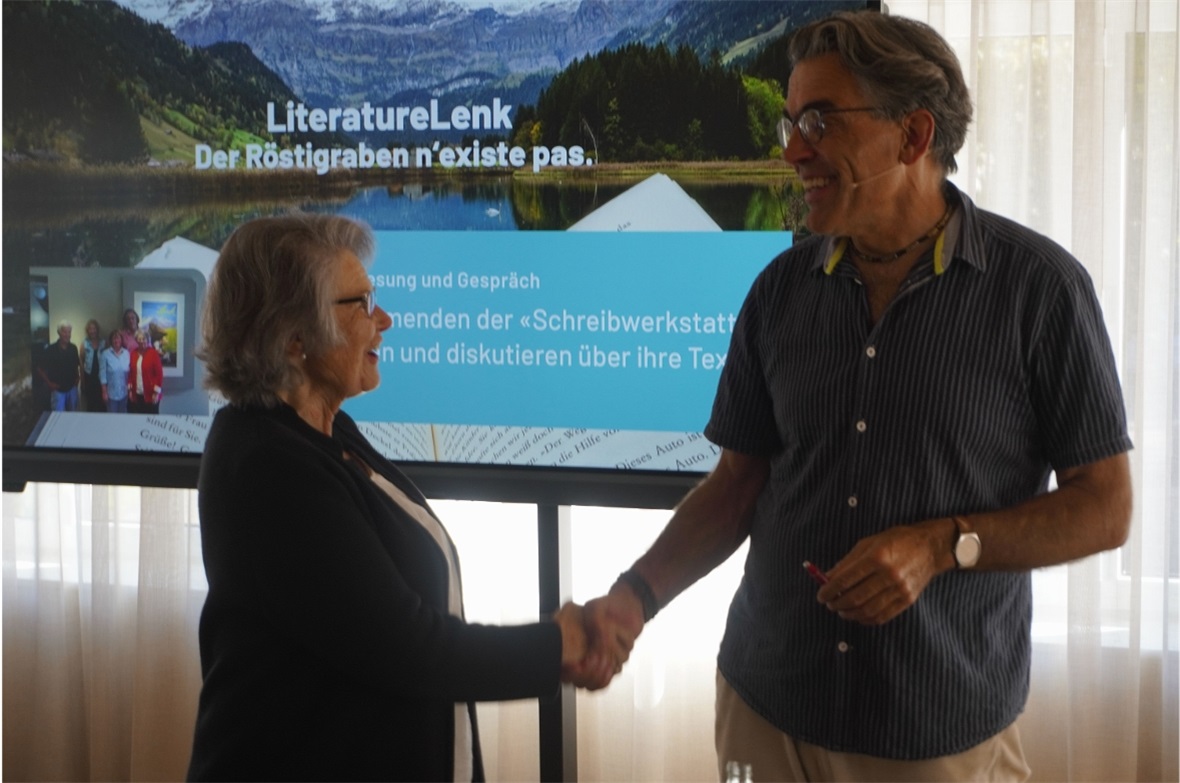 Im Namen der Teilnehmerinnen und Teilnehmer bedankt sich Veronika Stiller beim K...