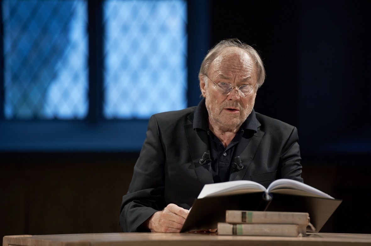 Im Rahmen des Gstaad Menuhin Festival & Academy schlüpfte Klaus Maria Brandauer ...