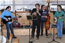 Im Rahmenprogramm spielte Chrigels Blue Grass Gang im Messerestaurant.