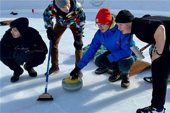 Im späteren Siegerteam wurde intensiv diskutiert und beraten.