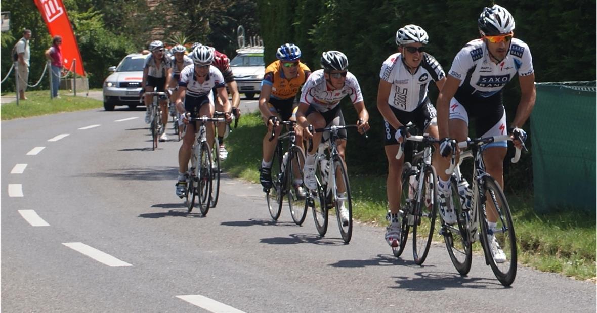 Florian Stalder zog den Schlussstrich unter seine Karriere als Radprofi Immer wieder in Fluchtgruppen: Florian Stalder hinter Olympiasieger und Weltmeister Fabian Cancellara an den Schweizer Meisterschaften 2009.