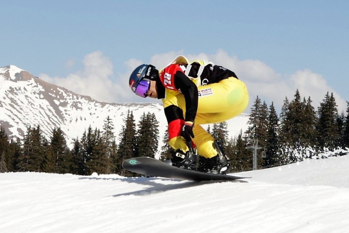 Impressionen vom Snowboardcorss an der Lenk.