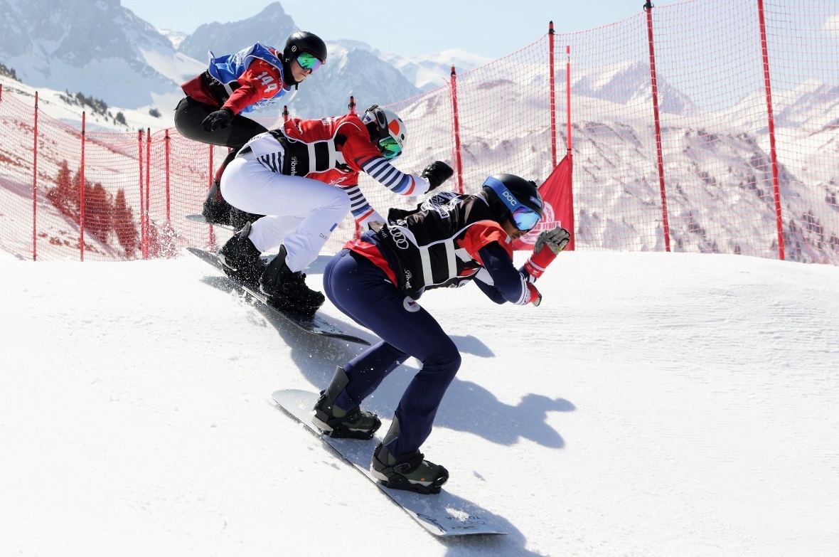 Impressionen vom Snowboardcorss an der Lenk.