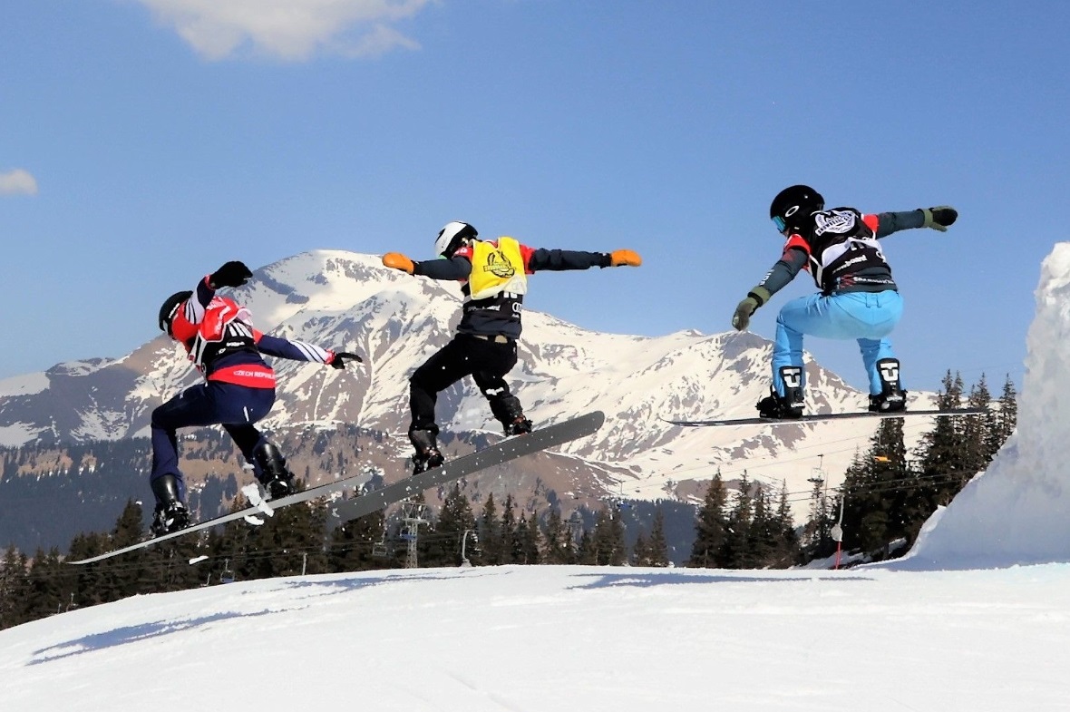 Impressionen vom Snowboardcorss an der Lenk.