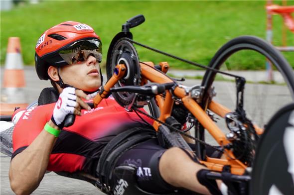 In Top-Form: Fabian Recher bei seiner Siegesfahrt in Interlaken.