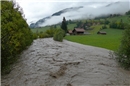 In Zweisimmen ist die Simme randvoll.