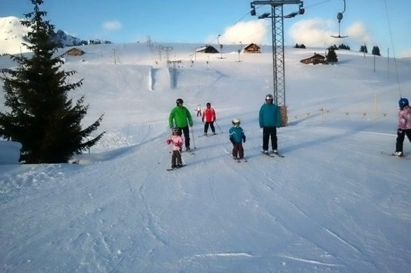 In diesem Winter hat es genug Schnee auf dem Jaunpass.