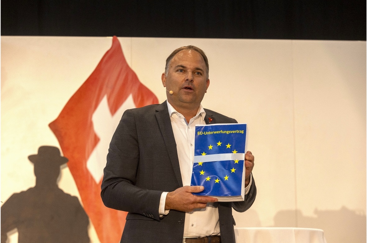 In seiner Rede hielt Marcel Dettling, Parteipräsident SVP Schweiz fest: Die EU-V...