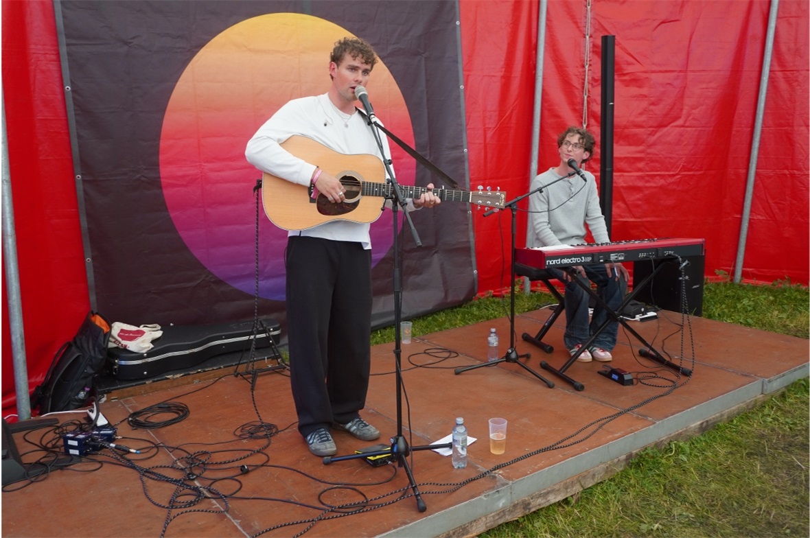 Indie Folk Sänger Bertie Newmann aus London war begeistert ab der Kulisse an der...