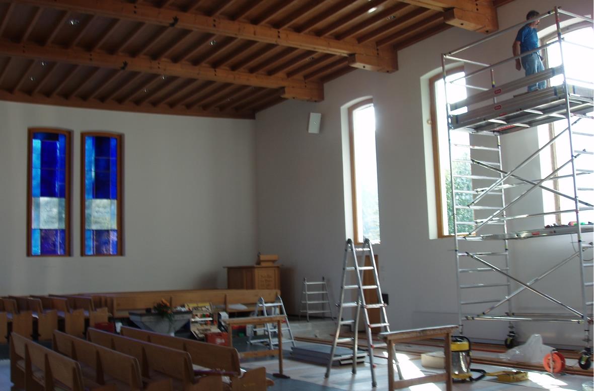 Fenstersanierung und künstlerische Gestaltung in Arbeit Innenansicht der Renovierungsarbeiten