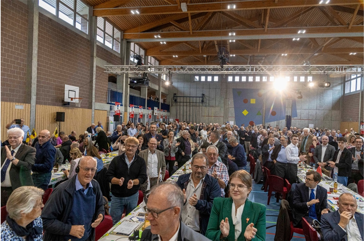 Insgesamt nahmen 360 Delegierte und knapp 100 Gäste an der Versammlung teil, ein...