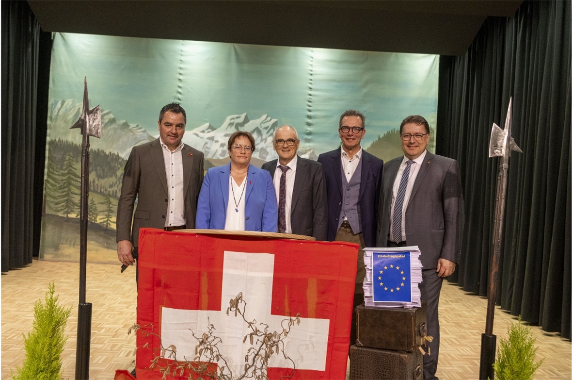 Interviewrunde mit den beiden Nationalräten Thomas Knutti, Magdalena Martullo-Bl...