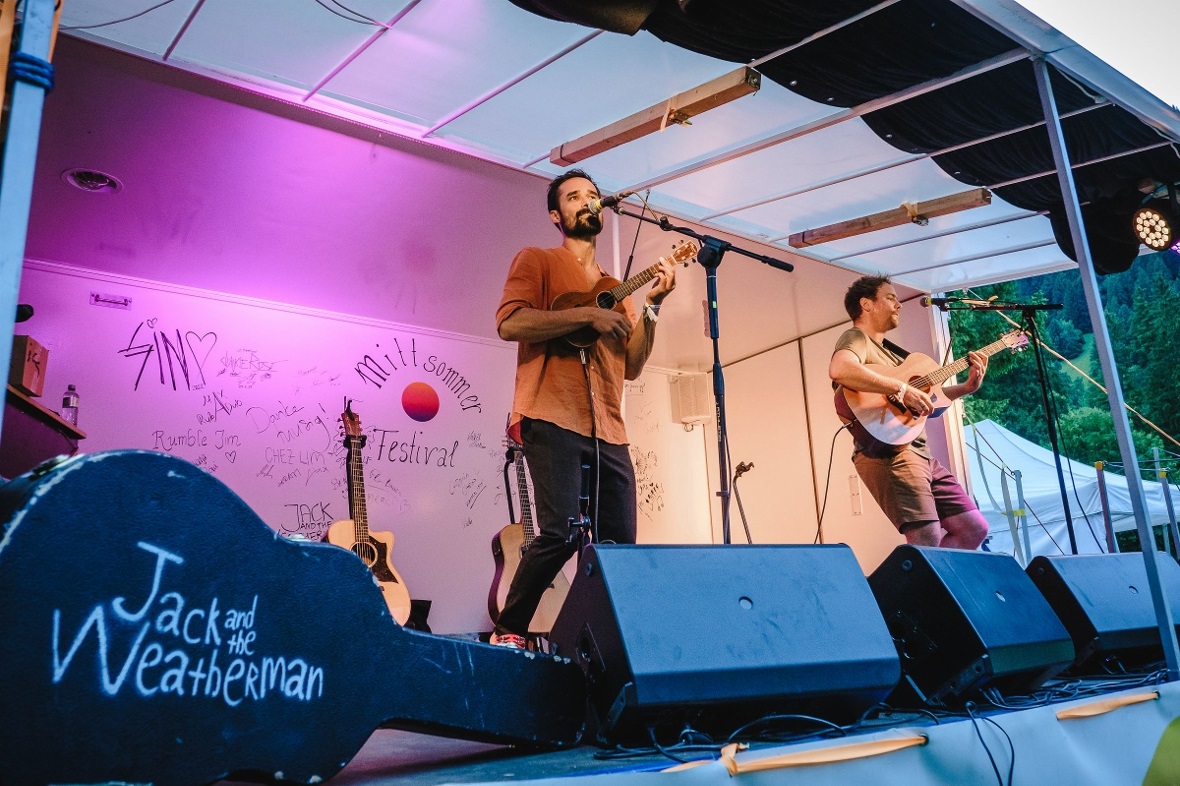 Jack & The Weatherman traten am zweiten Tag des Live at the Falls 2022 auf.