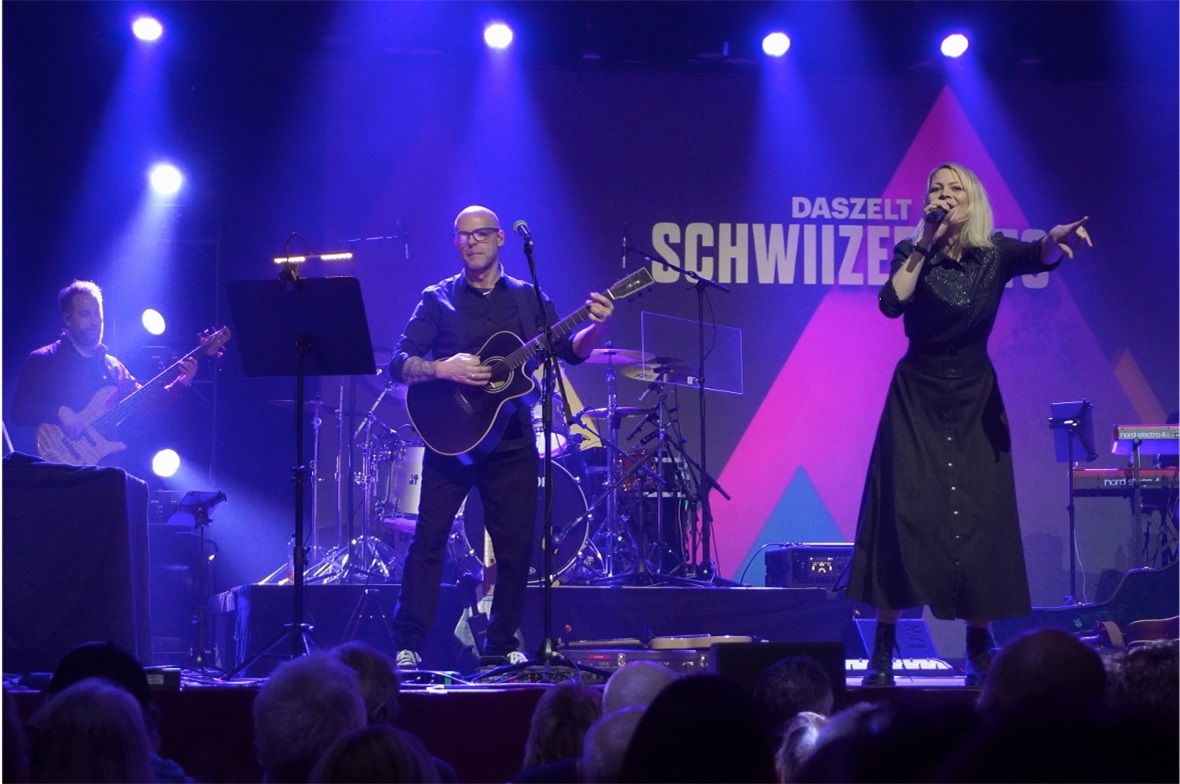 Jaël, die Stimme der Band Lunik. Diese können in diesem Jahr nach der Auflösung ...