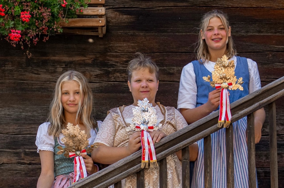 Jahresbeste bei den Meitli 2: Lara Ruch (Bronze), Nahla Enz (Silber), Blanche Mo...