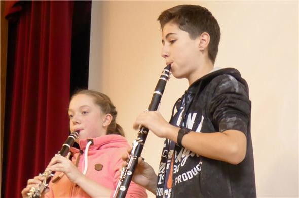 Janine Westemeyer und Joshua von Siebenthal umrahmten das Frauenfrühstück mit ihren Klarinetten-Klängen.