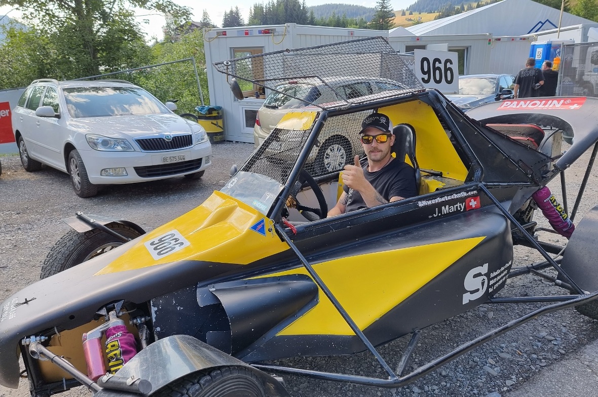 Jeremy aus Unteriberg fährt Autocross in ganz Europa, das «Run to the Hill»-Fest...