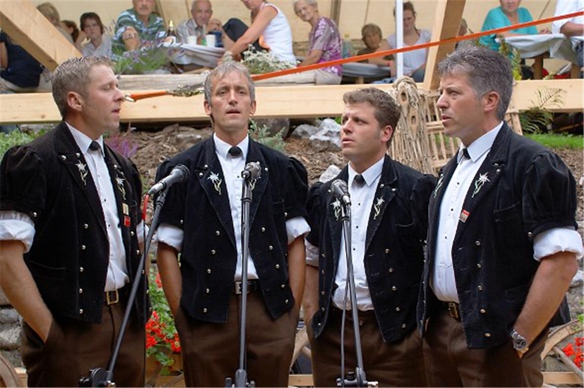 Jodlergruppe Männertreu Teuffenthal «Wir stellten uns vor den Spiegel und der Na...