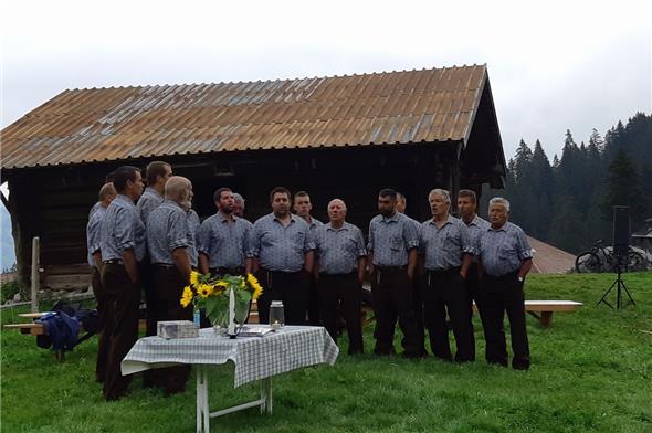 Jodlerklub Edelweiss Erlenbach beim Feldmösergottesdienst.