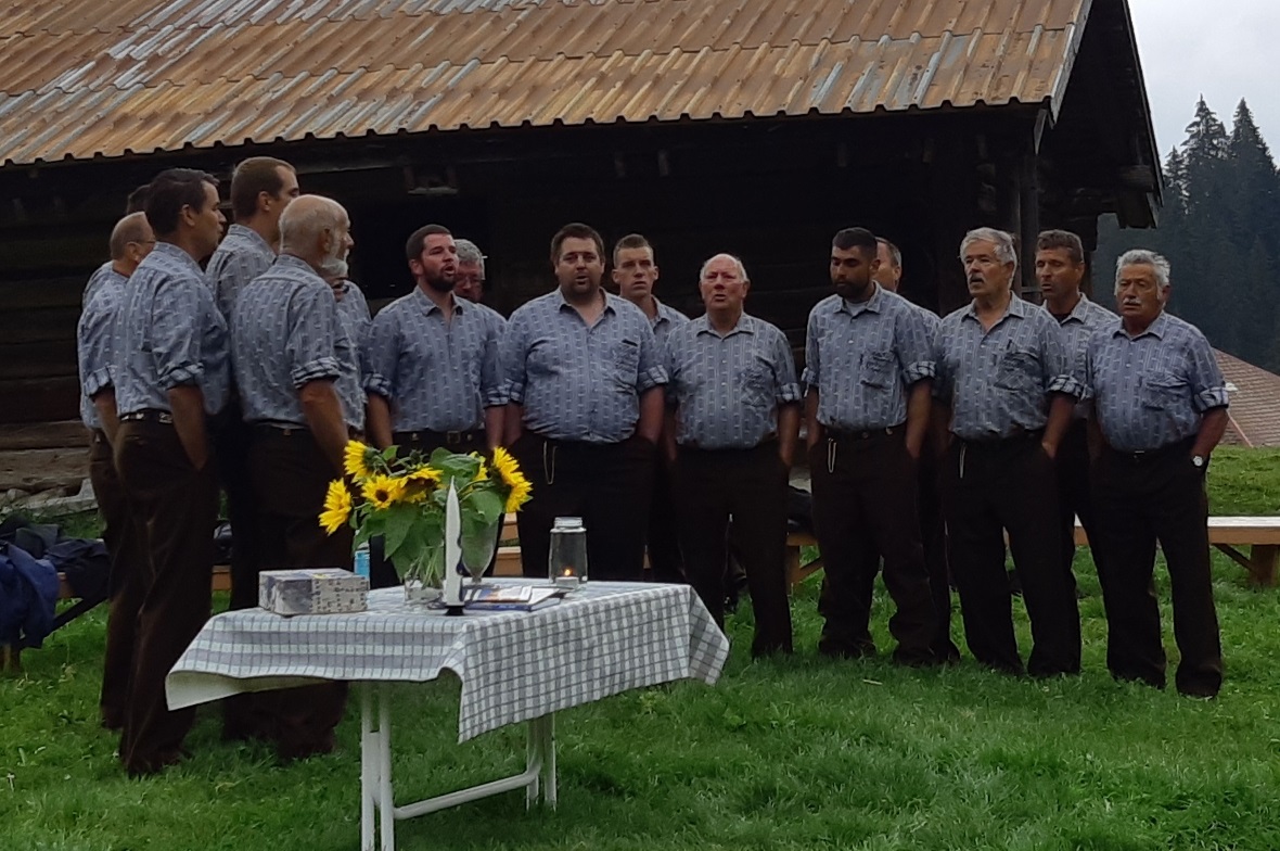 Jodlerklub Edelweiss Erlenbach beim Feldmösergottesdienst.