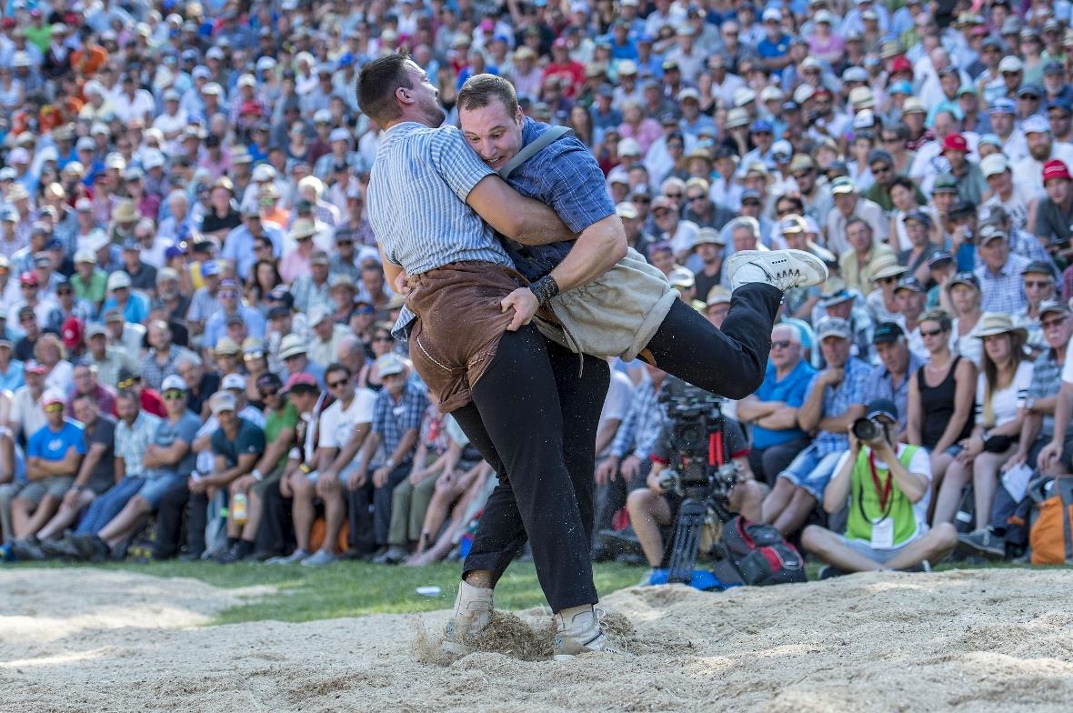 Joel Wicki aus Sörenberg stellte im Schlussgang des Brünig-Schwingets gegen Schwingerkönig Kilian Wenger aus Horboden.