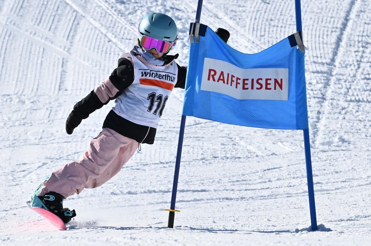 Joelle Perren war die einzige Snowboarderin in der Kategorie Kindergarten. Auf S...